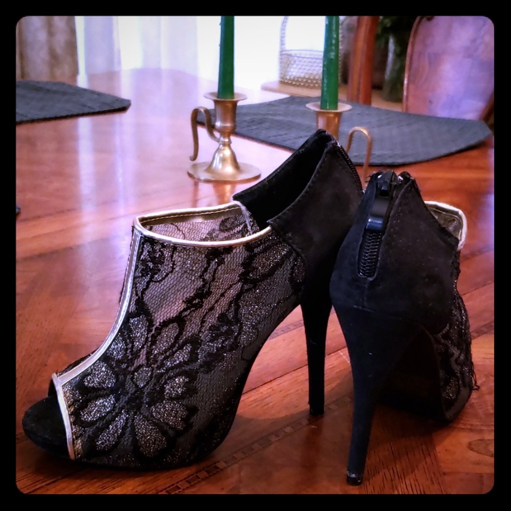 Size 6  - 4 inch heels